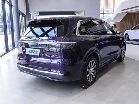 2025�� ���� Ultra�� 53.4kWh 5���� (192�߼����״