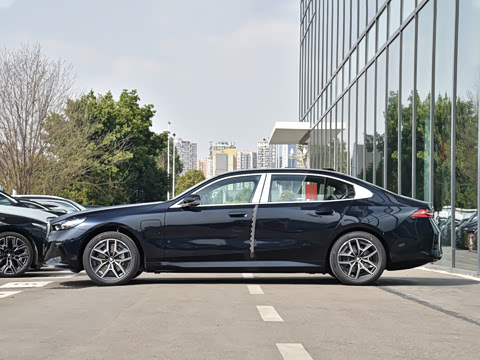 2026�� �Ŀ� eDrive 35L M�˶���װ