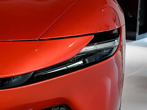 2026�� 3.9T V8 Spider