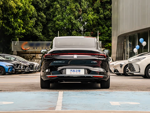 2025�� ������