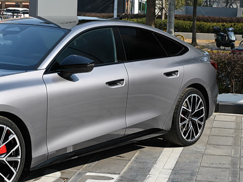 2026�� TFSI quattro 200kW �콢��