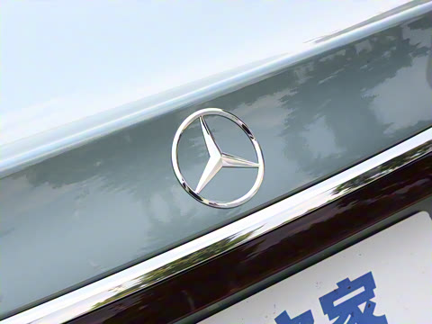 2025�� �Ŀ� E 260 L �˶���