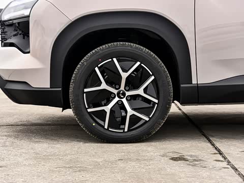 2026�� 1.5T 6MT ������ 