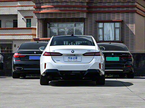 2026�� eDrive 40L M�˶���װ