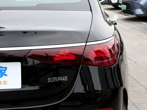 2026�� �Ŀ� E 300 L �����˶���