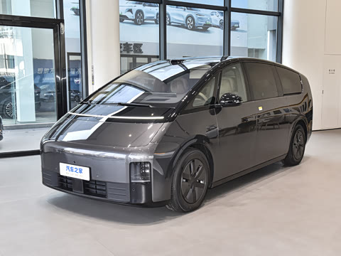 2025�� Ultra ���ܻ��°�