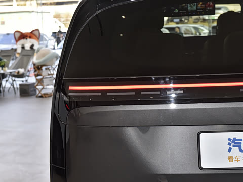 2025�� Ultra ���ܻ��°�