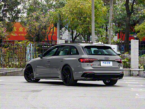 2024��  RS4 Avant ȼ���