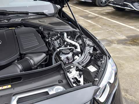 2026�� E 300 L ������