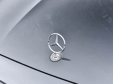 2026�� E 300 L ������