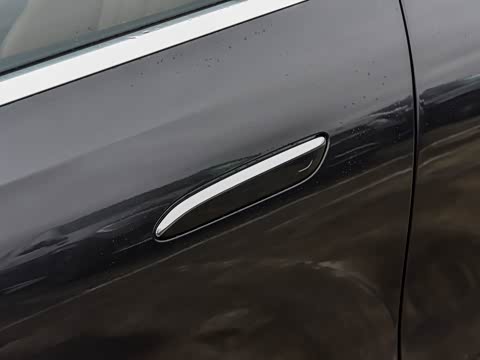 2026�� E 300 L ������