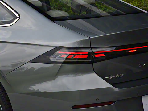 2026�� L 300TSI DSG ������