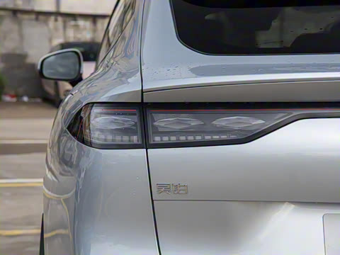 2025�� 670 Max��