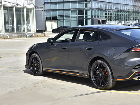 2025�� ������ 2.0T ������