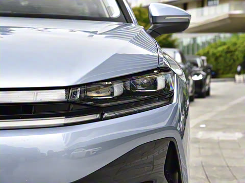 2026�� L 300TSI DSG ������