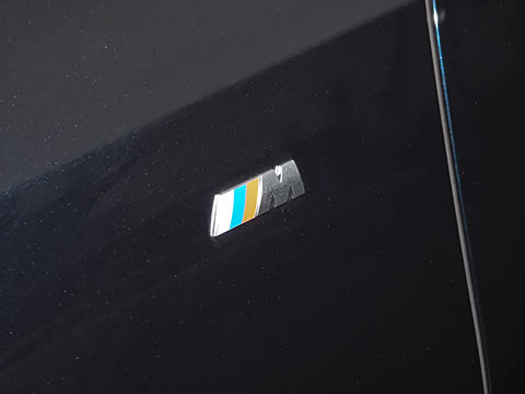 2026�� 330Li M�˶���ҹ��װ