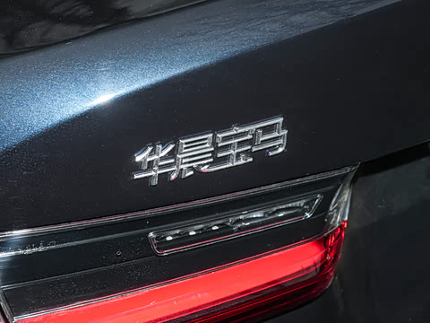 2026�� 330Li M�˶���ҹ��װ