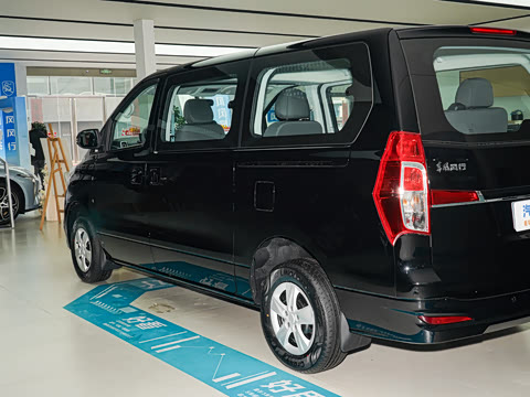 2027�� 2.0L ������ 7��