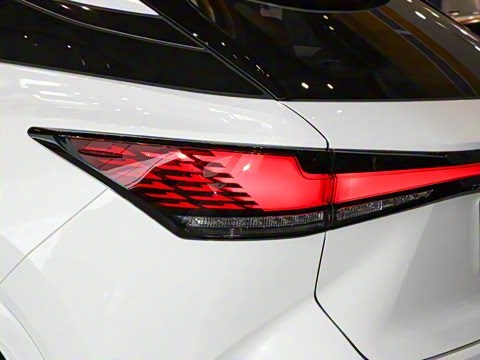 2026�� 500h ����F SPORT Performance