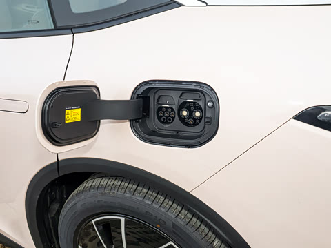 2025�� �Ŀ� 560PRO 185kW