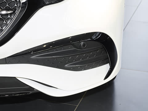 2026�� E 300 �������˶���