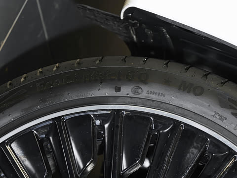 2026�� E 300 �������˶���