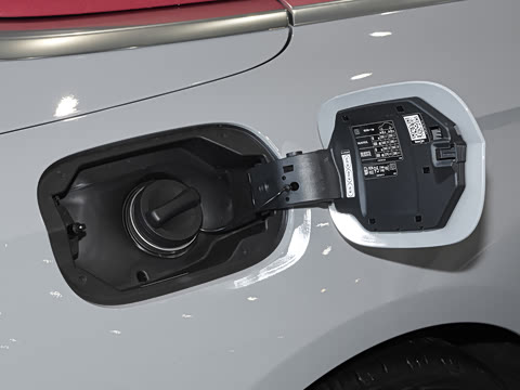 2026�� �Ŀ� CLE 300 4MATIC ������ܳ�