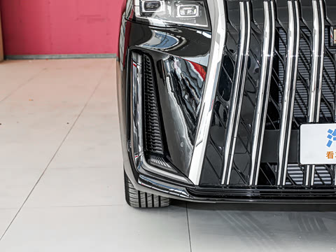 2026�� ���̰� 230����� 7��