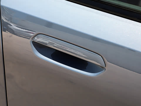 2026�� �Ŀ� 525Li M�˶���װ