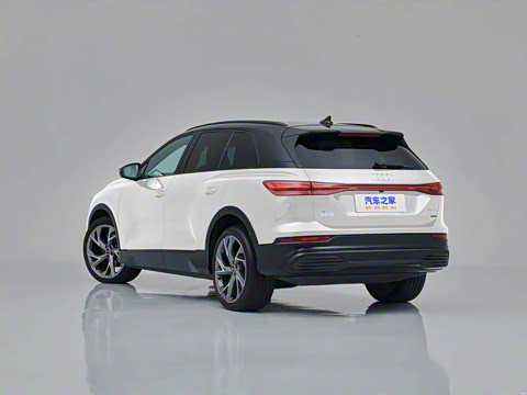 2023�� 50 e-tron quattro ��ҫ�� ������װ