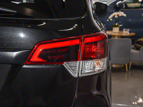 2025�� 2.0T ��������ʿ��