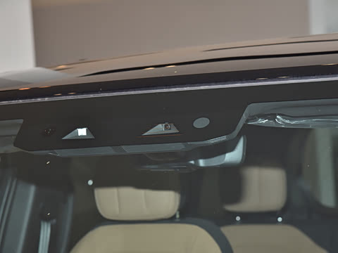 2026�� 110 3.0T P400 X-Dynamic HSE