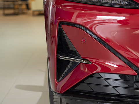 2025�� 750��