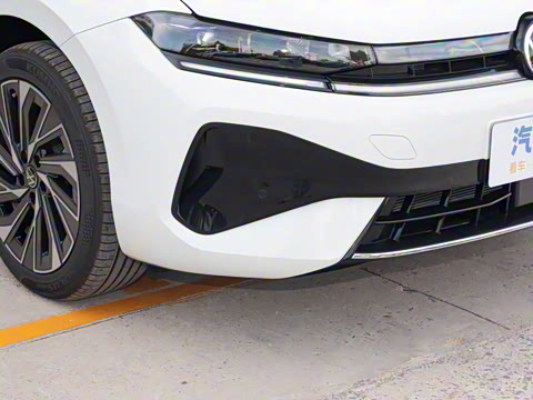 2026�� L 300TSI DSG ������