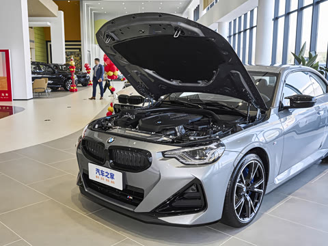 2026�� M240i