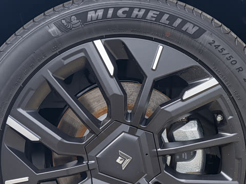 2025�� 825 Pro��