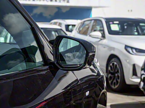 2025�� M50 xDrive