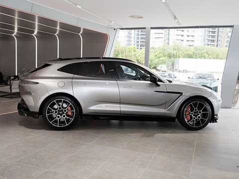 2025�� 4.0T V8 707