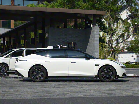 2025�� 240����Ultra