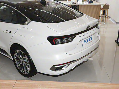 2025�� 2.0T EcoBoost ������