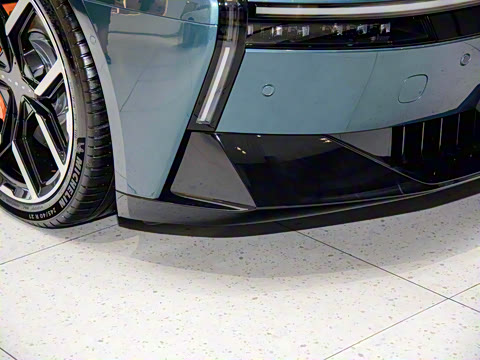 2025�� 702 ������ Ultra