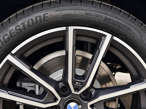 2026�� 325Li M�˶���װ