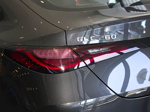 2026�� �Ŀ� GLC 260 4MATIC ����SUV