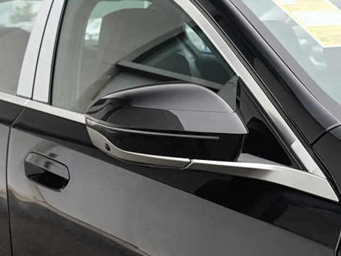 2026�� �Ŀ� 525Li M�˶���װ