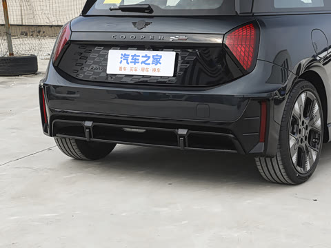 2025 Ŀ JOHN COOPER WORKS