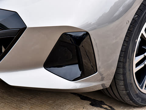 2026�� 525i M�˶���װ