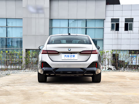2026�� 525i M�˶���װ