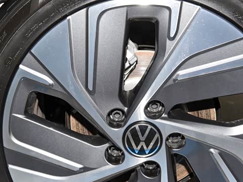 2025�� �Ŀ� 300TSI DSG���а�