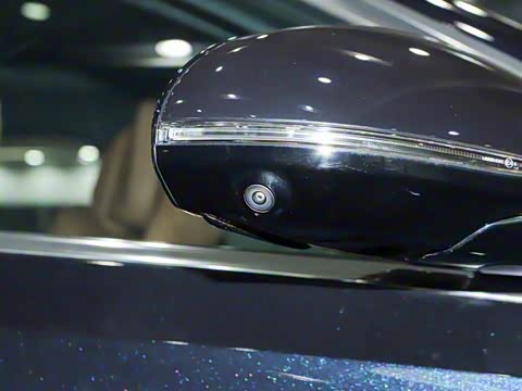 2024�� E 350 e L ���ʽ��϶����˶��γ�