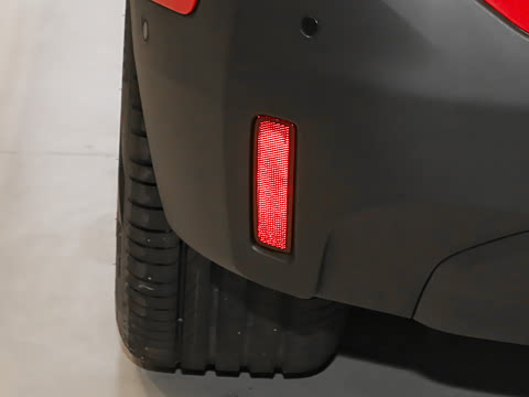 2025�� E ������